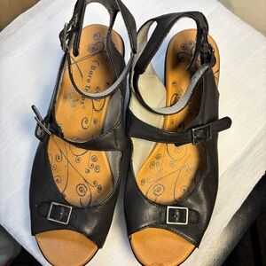 84. Baretraps black leather open-toe sandal ankle strap buckle  Bare Traps
